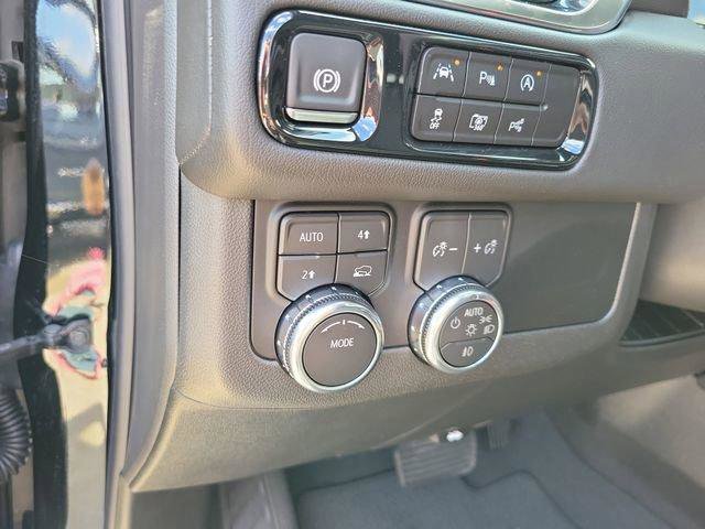 New 2026 GMC Yukon Denali AWD/4WD image 13