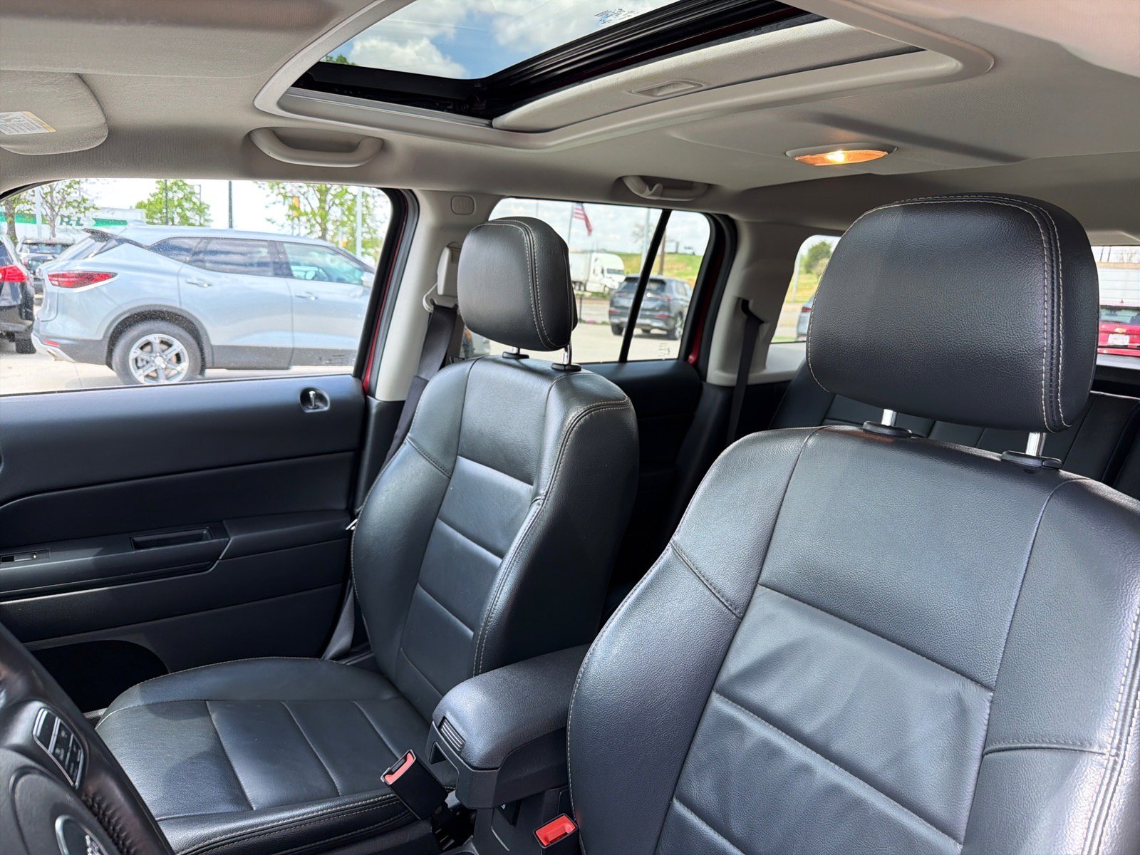 Used 2017 Jeep Patriot High Altitude AWD/4WD image 13
