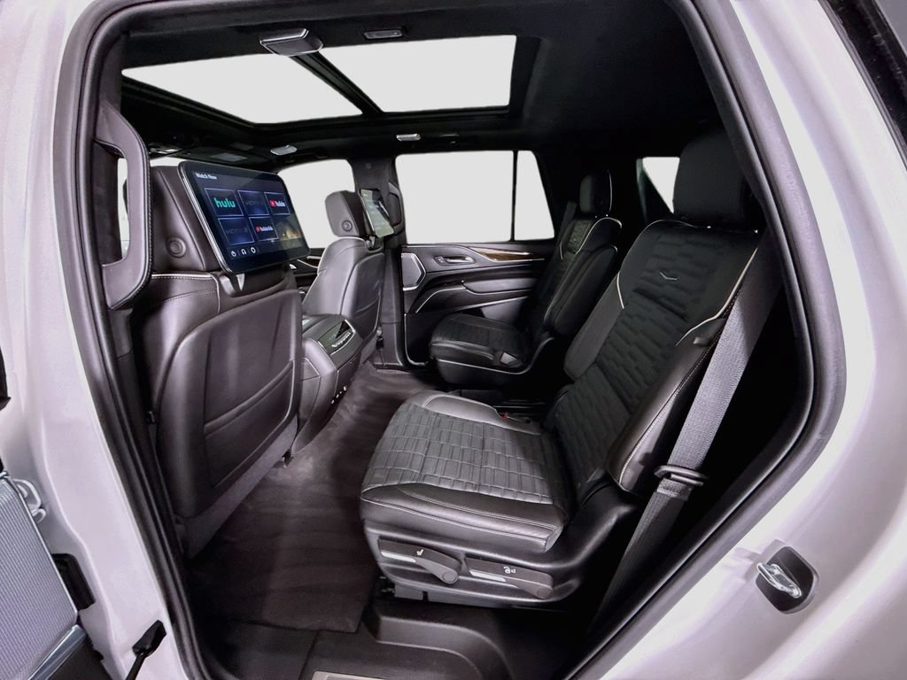 Used 2024 Cadillac Escalade Sport Platinum w/ LPO, ONYX Package AWD/4WD image 22