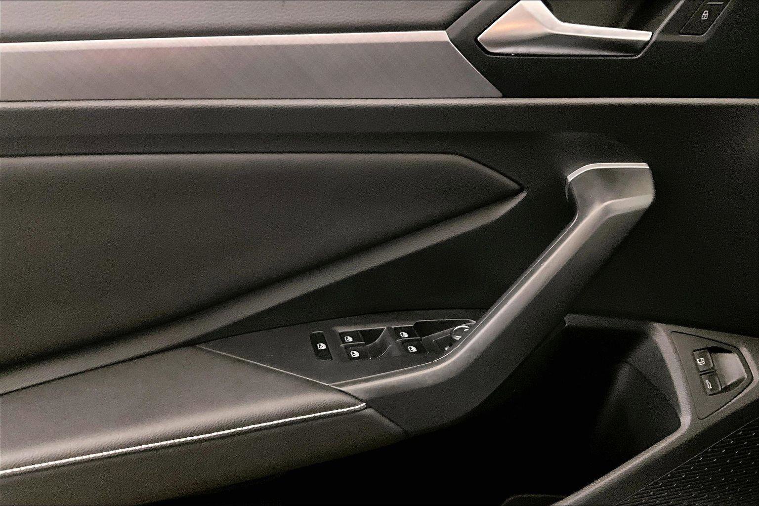 Used 2024 Volkswagen Jetta SE image 22