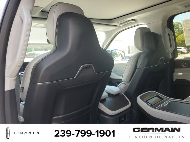 New 2026 Lincoln Navigator L Black Label AWD/4WD image 21