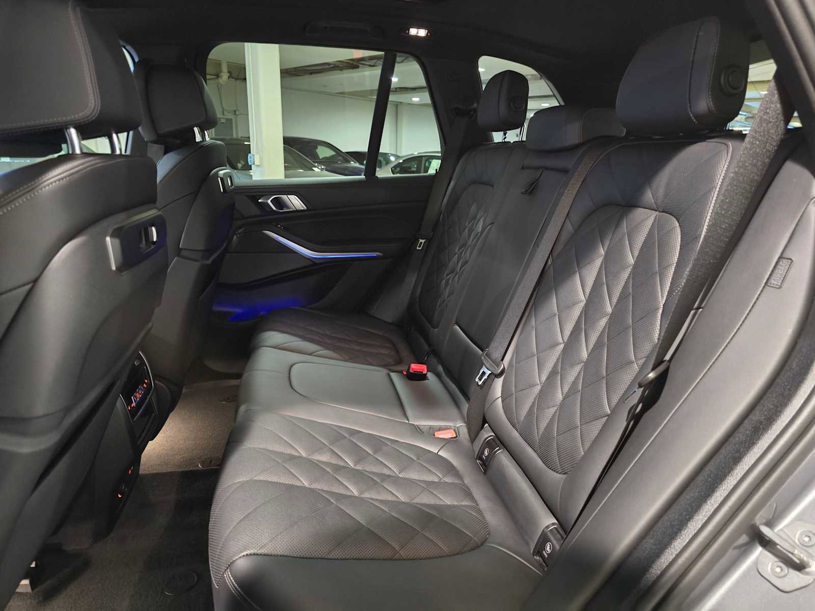 Used 2024 BMW X5 xDrive40i w/ Premium Package image 17