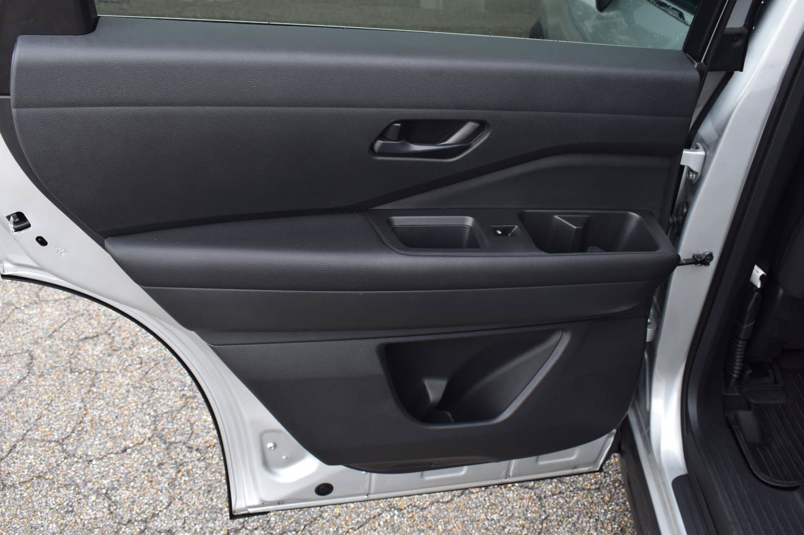 Used 2024 Nissan Pathfinder SV FWD image 46