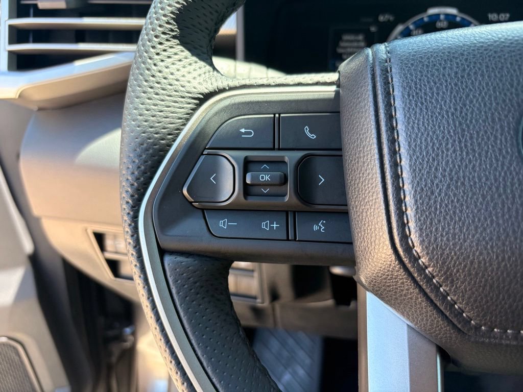 Used 2025 Toyota Sequoia Limited AWD/4WD image 23