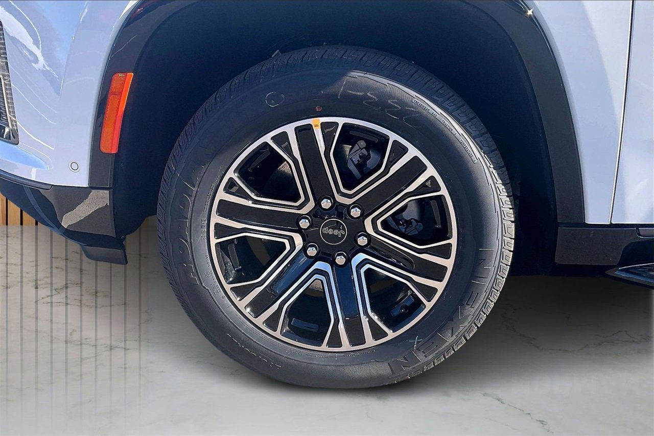 New 2026 Jeep Grand Wagoneer w/ Premium Group I image 35