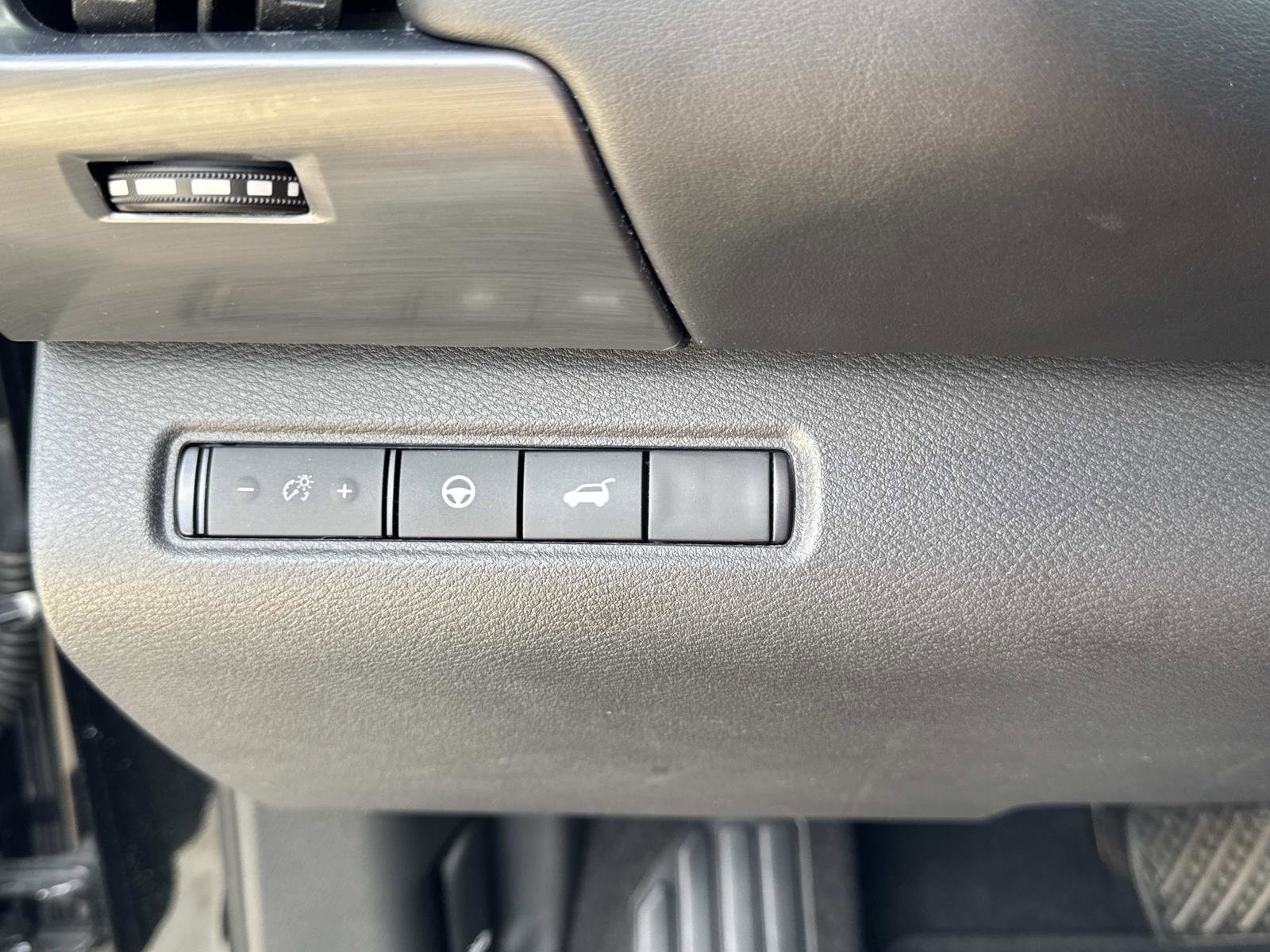 Used 2023 Nissan Pathfinder SL w/ SL Premium Package FWD image 27