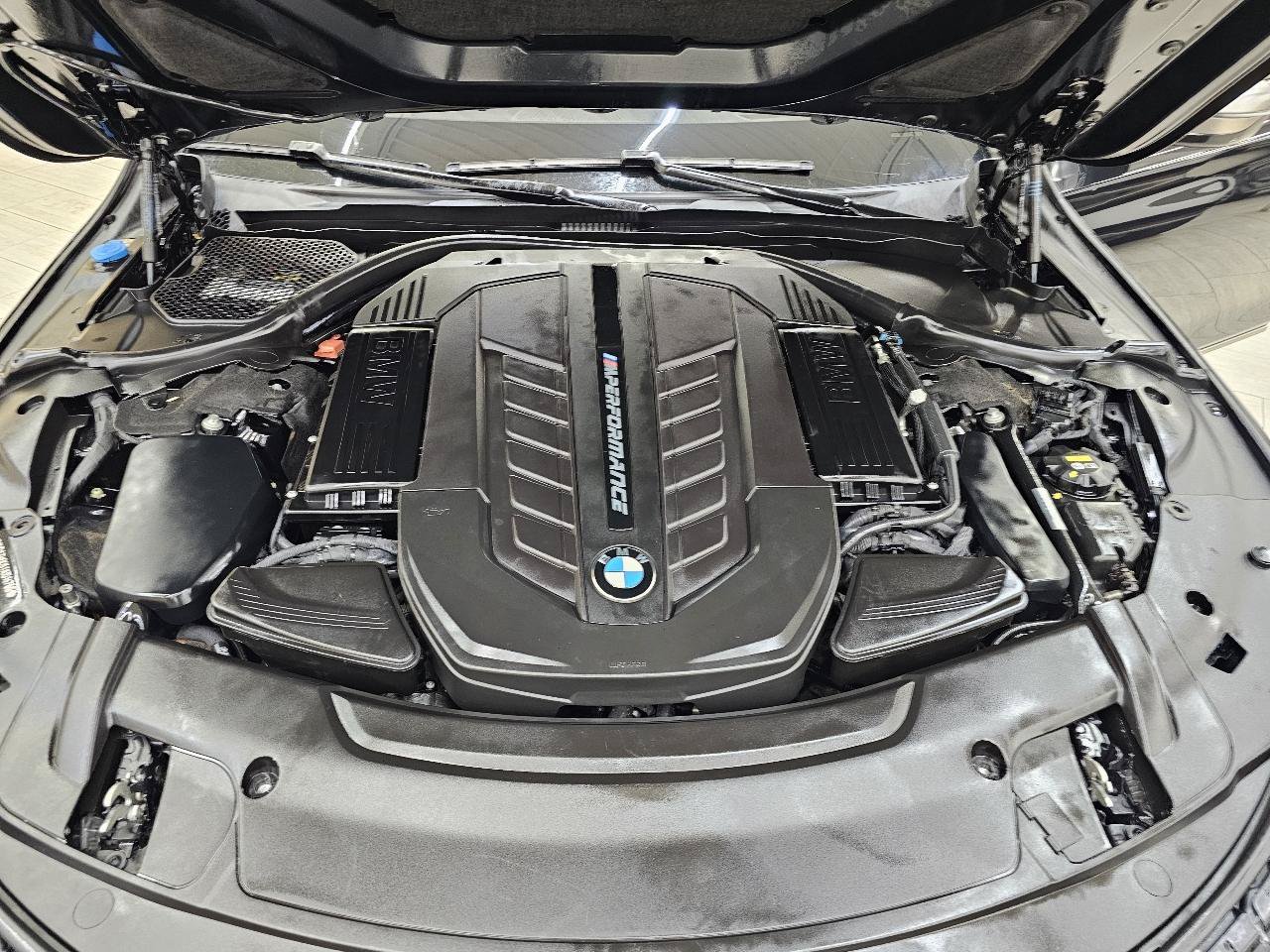 Used 2018 BMW M760i xDrive AWD/4WD image 46