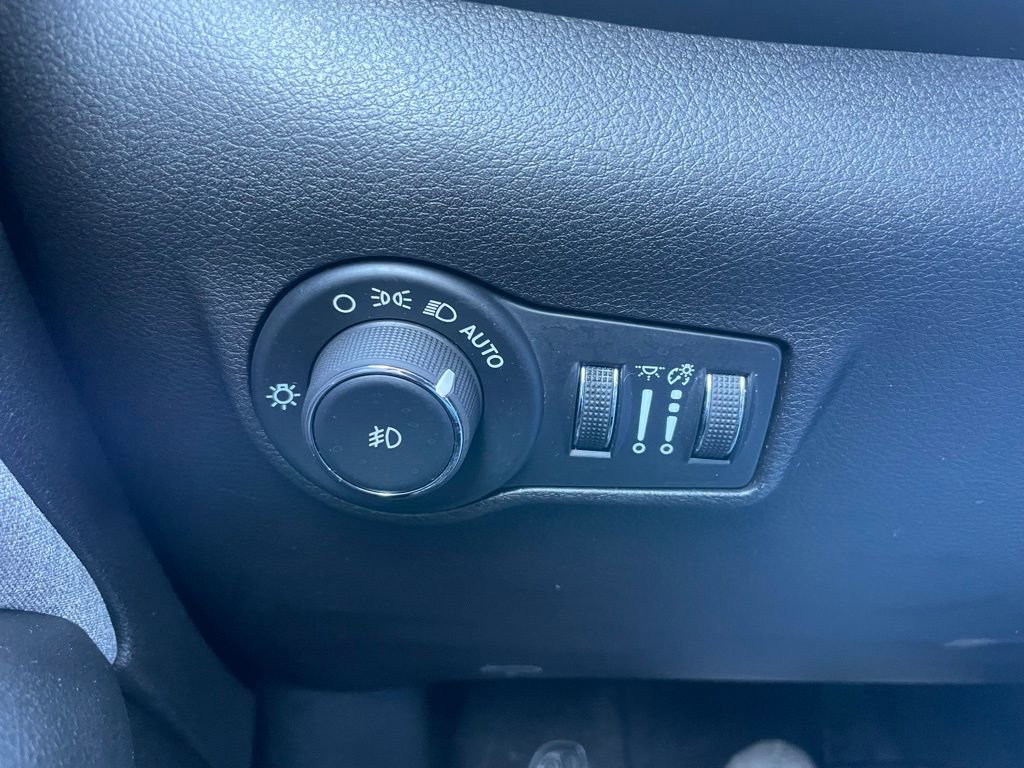 Used 2024 Jeep Compass Latitude image 43