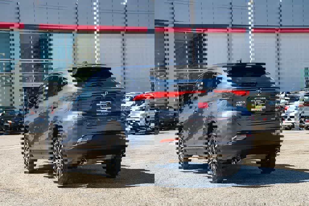 Used 2024 Toyota Venza LE AWD/4WD image 9