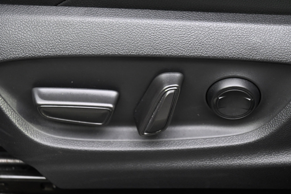 Certified 2023 Subaru Solterra AWD image 14