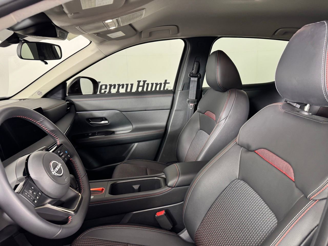 Used 2025 Nissan Kicks SR FWD image 15