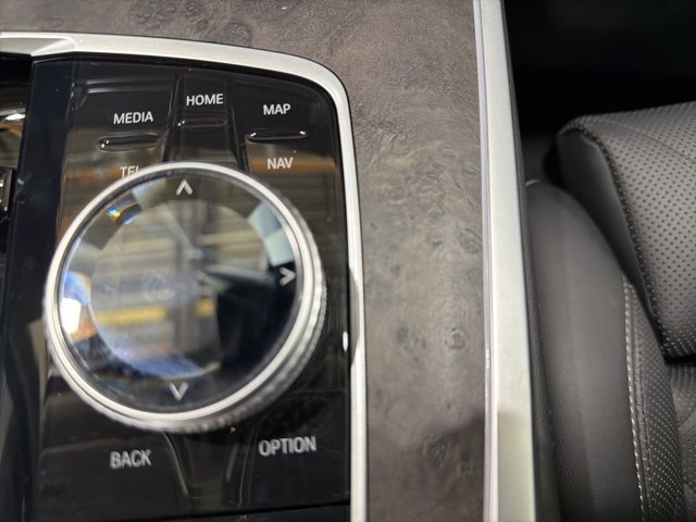 Used 2024 BMW X7 xDrive40i image 43