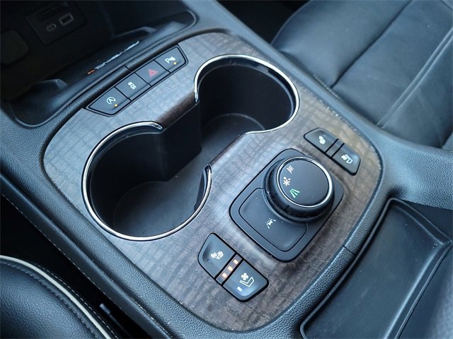 Used 2023 GMC Acadia Denali image 13