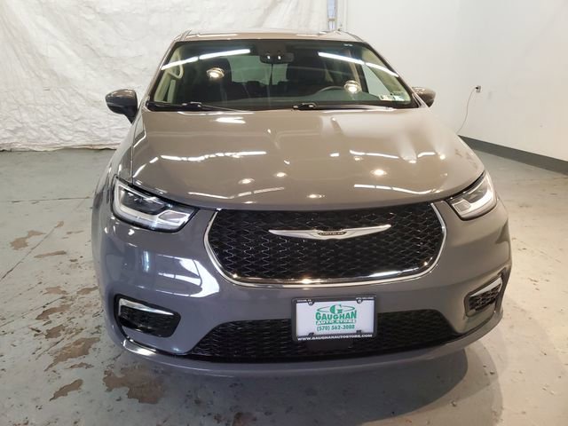 Used 2023 Chrysler Pacifica Touring-L FWD image 10