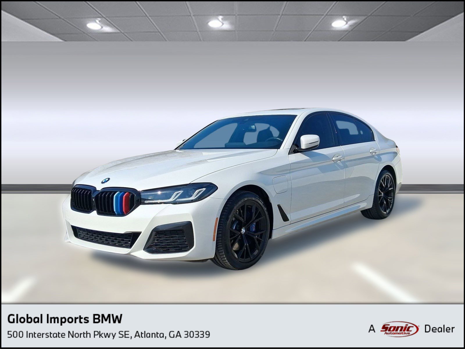 Used 2021 BMW 530e w/ M Sport Package image 1