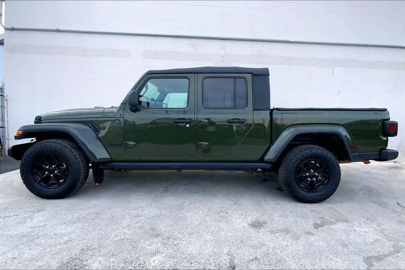 Used 2022 Jeep Gladiator Sport AWD/4WD image 4
