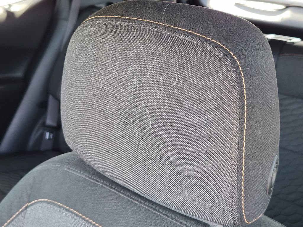 Used 2021 Chevrolet Equinox LT image 19