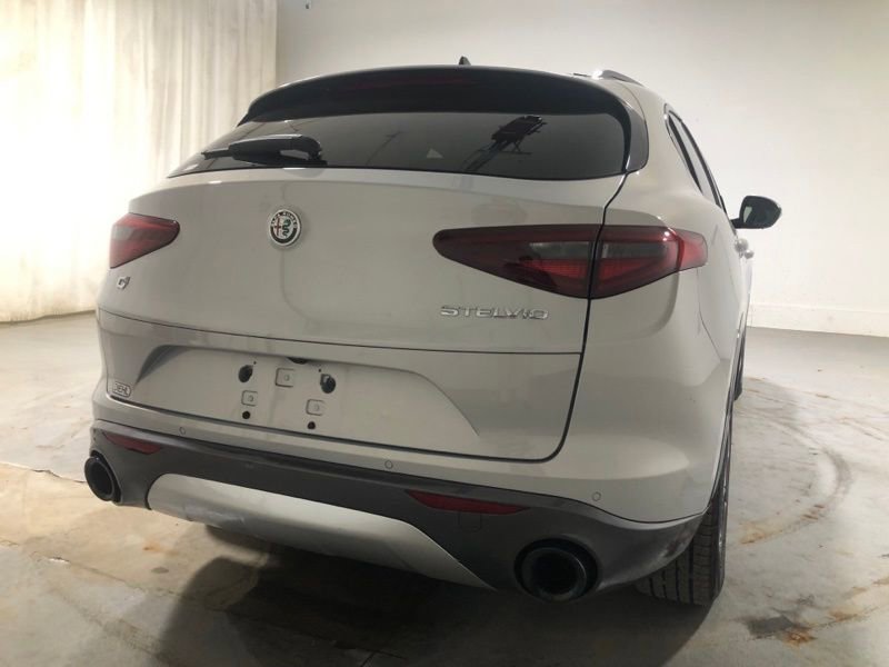 Used 2022 Alfa Romeo Stelvio Ti w/ Active Assist Plus Package image 7