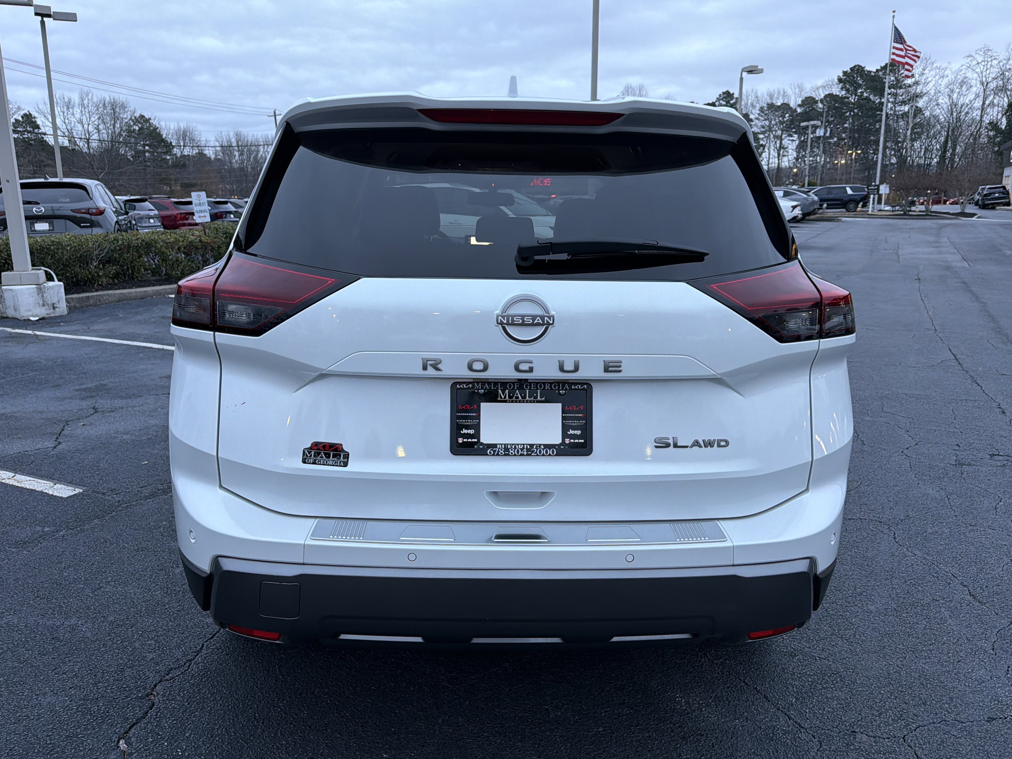 Used 2025 Nissan Rogue SL image 6