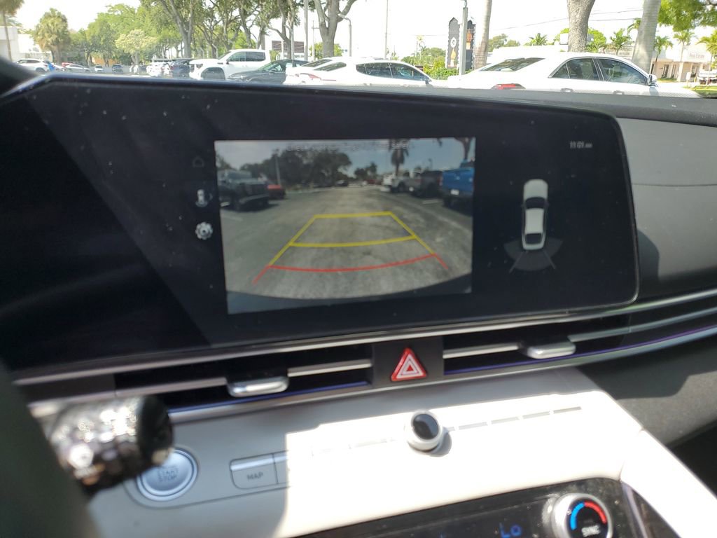 Used 2023 Hyundai Elantra Limited FWD image 26