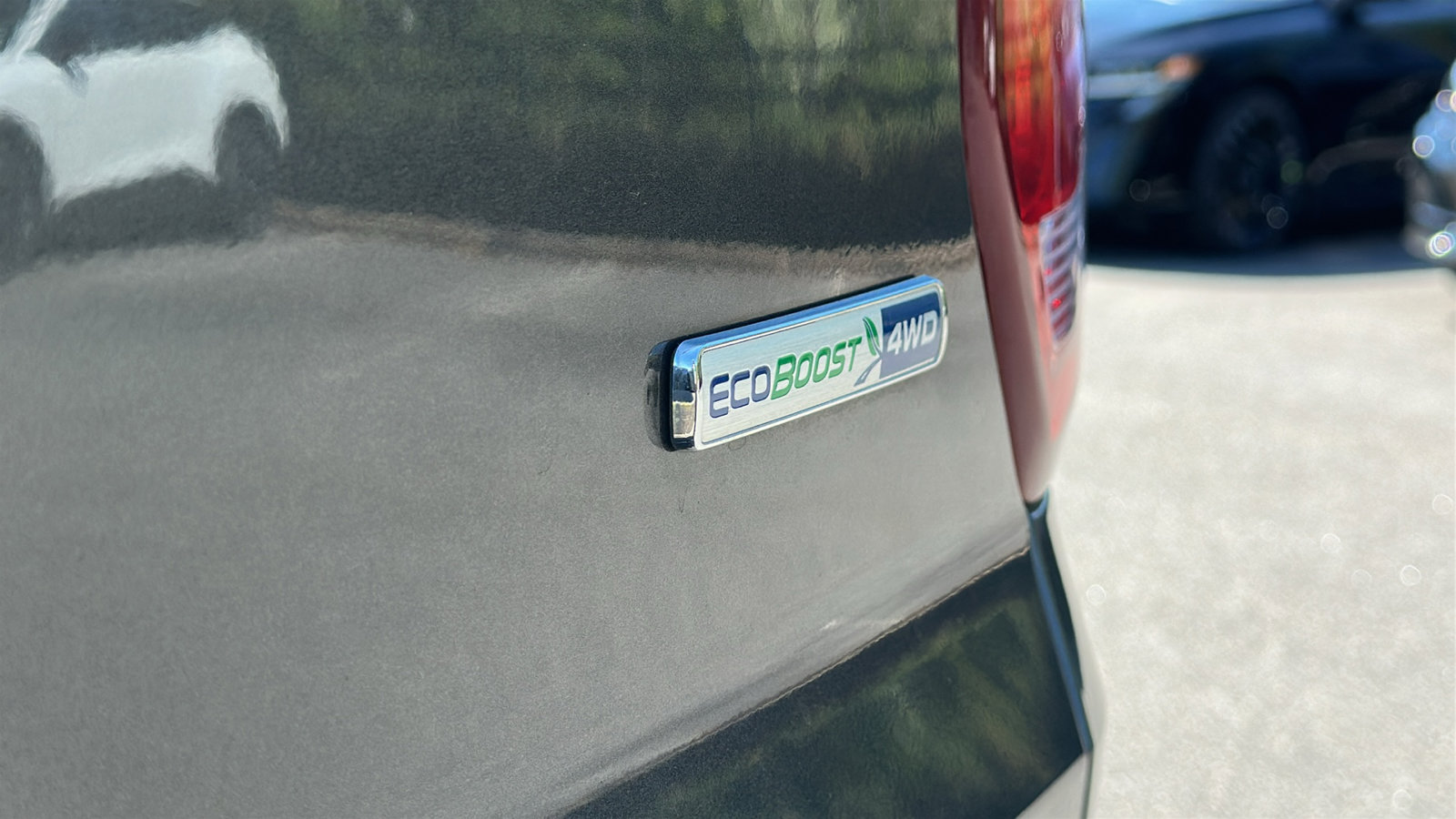 Used 2016 Ford Explorer XLT w/ Equipment Group 202A AWD/4WD image 11