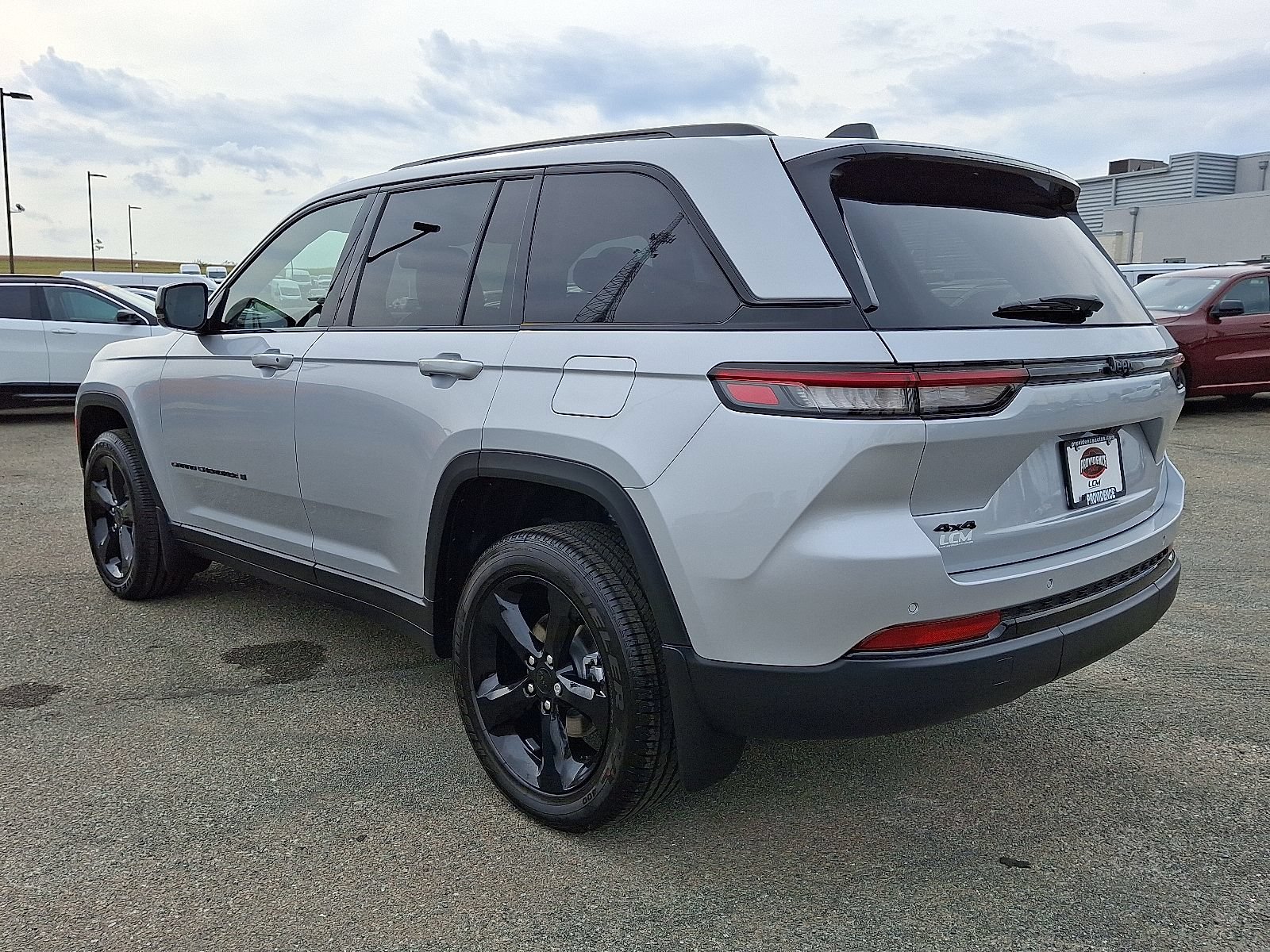 New 2025 Jeep Grand Cherokee Altitude AWD/4WD image 3