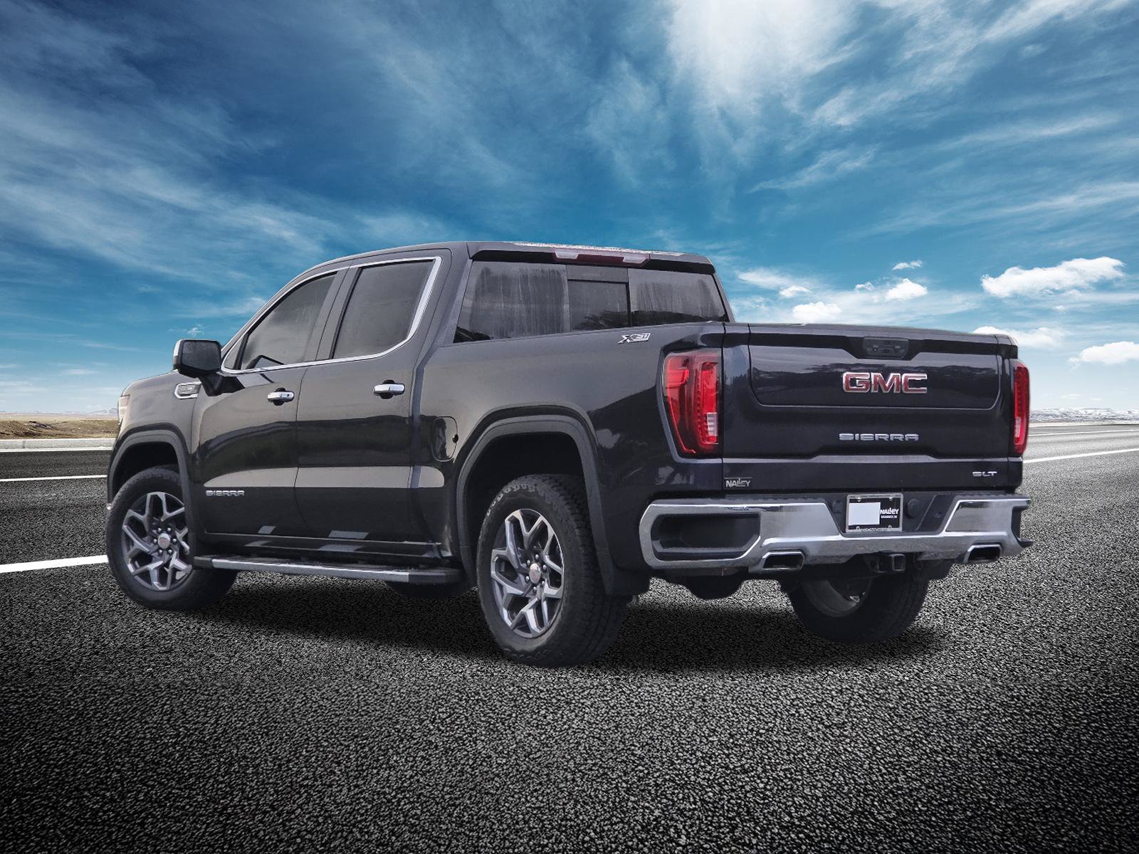 Used 2023 GMC Sierra 1500 SLT AWD/4WD image 18
