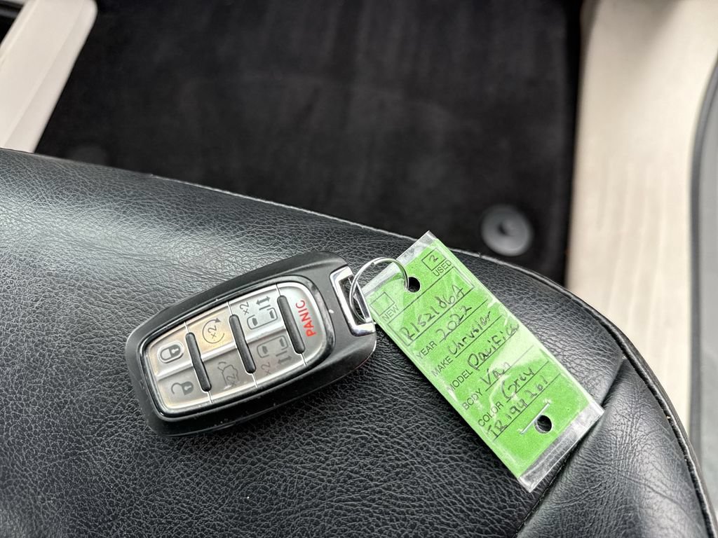 Used 2022 Chrysler Pacifica Touring-L FWD image 29