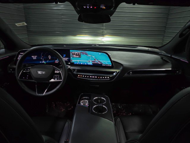 Used 2024 Cadillac Lyriq Sport image 11