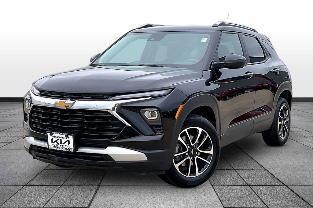 Used 2025 Chevrolet TrailBlazer LT AWD/4WD image 1