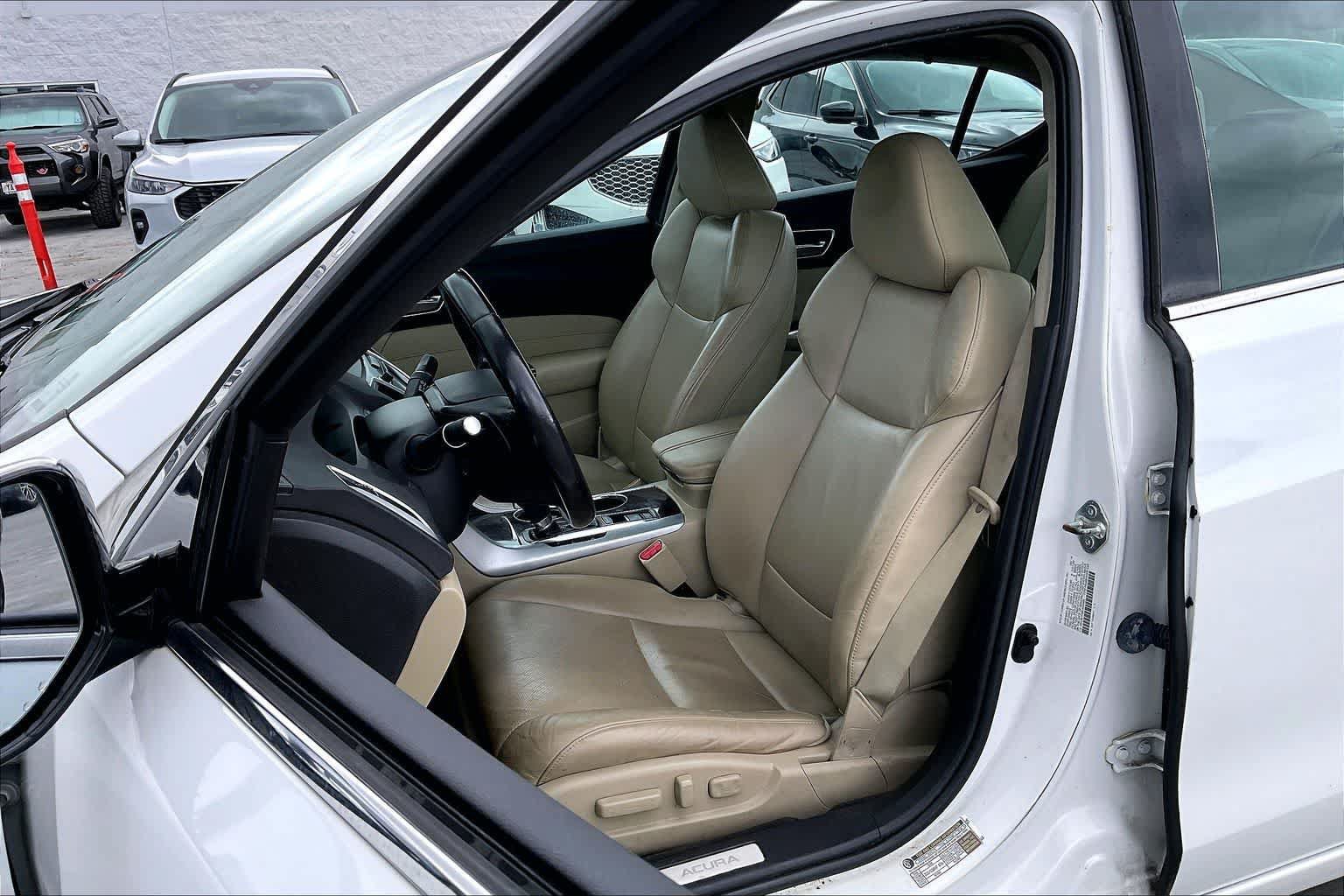 Used 2019 Acura TLX w/ Technology Package FWD image 11