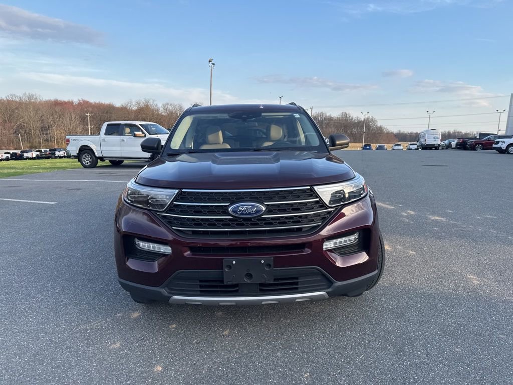 Used 2022 Ford Explorer XLT w/ Equipment Group 202A image 2