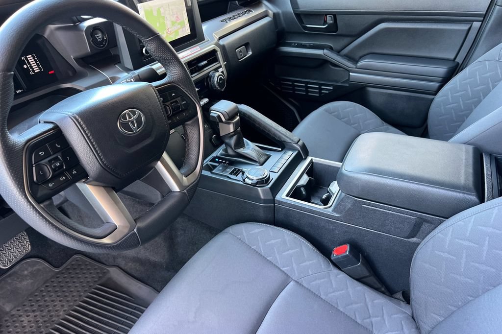 Certified 2025 Toyota Tacoma SR5 w/ SR5 Upgrade Package AWD/4WD image 13