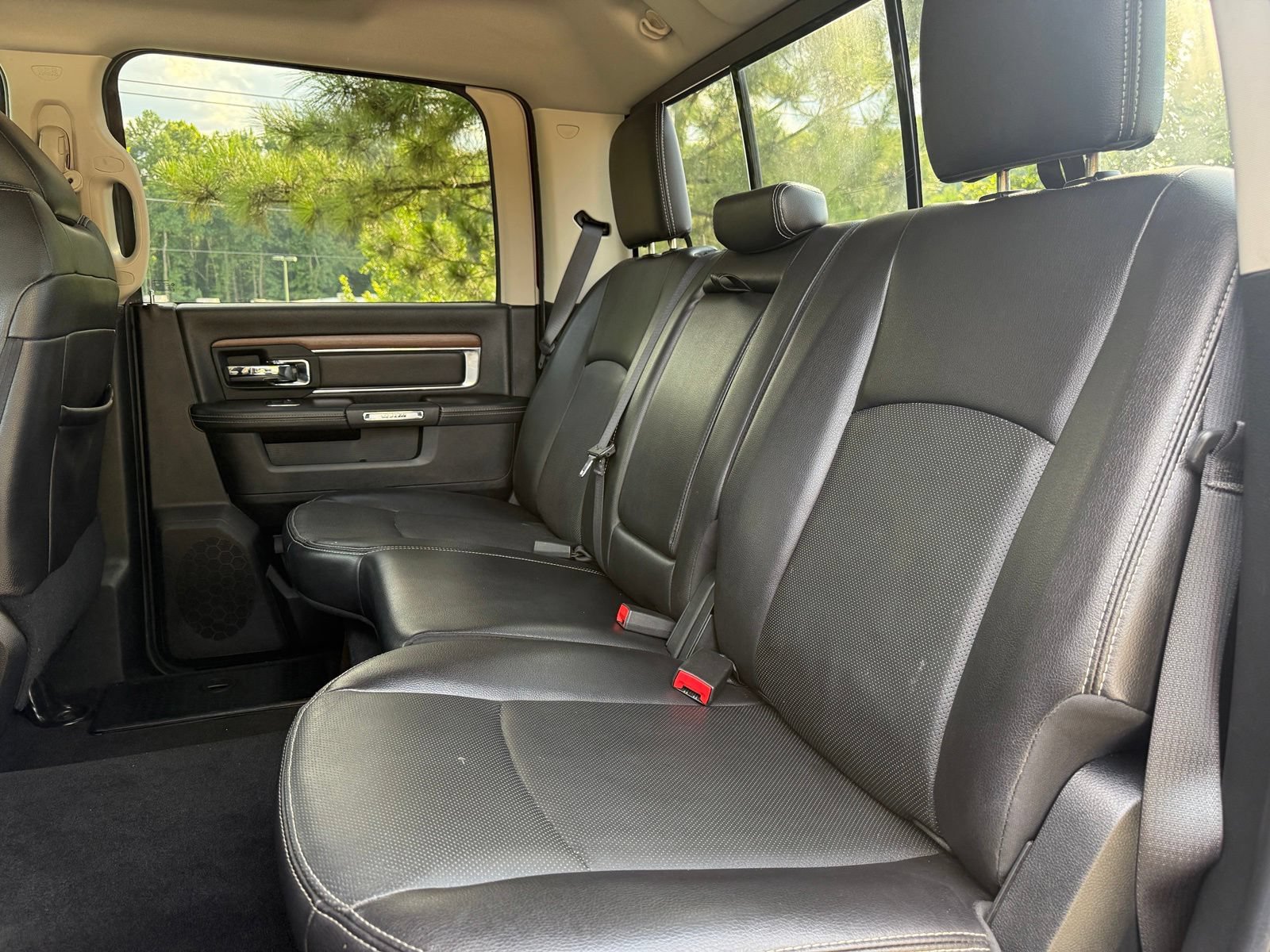 Used 2016 RAM 1500 Laramie AWD/4WD image 38