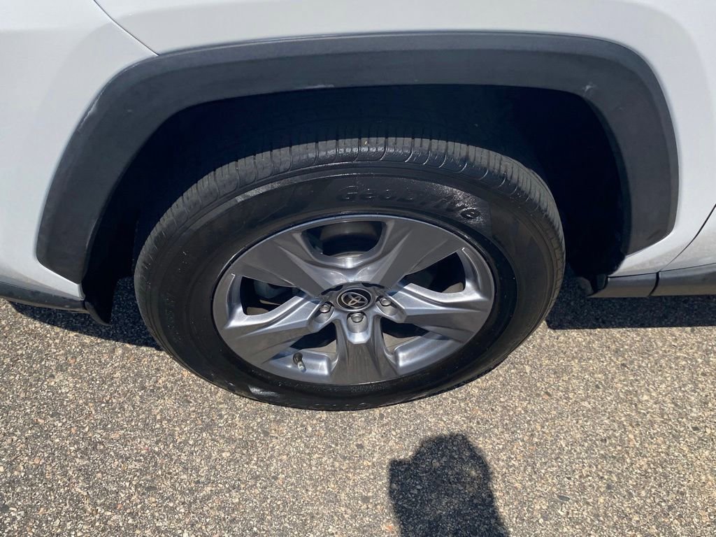 Used 2022 Toyota RAV4 XLE FWD image 20