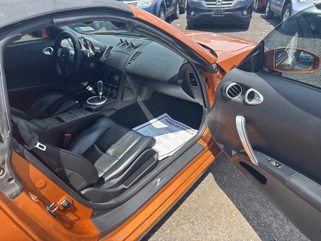 Used 2005 Nissan 350Z Touring image 32
