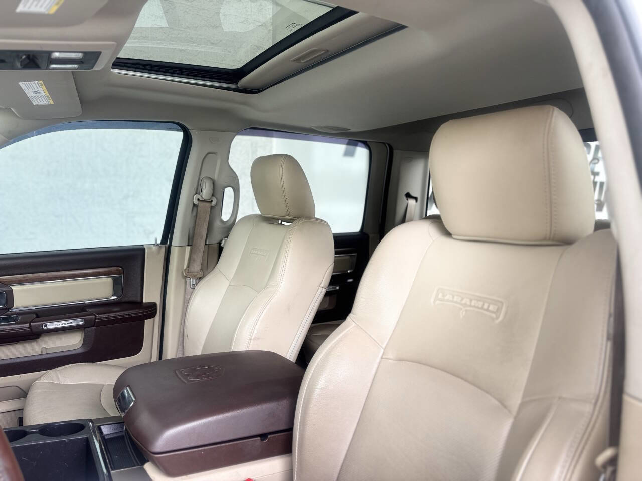 Used 2014 RAM 1500 Laramie w/ Convenience Group image 14