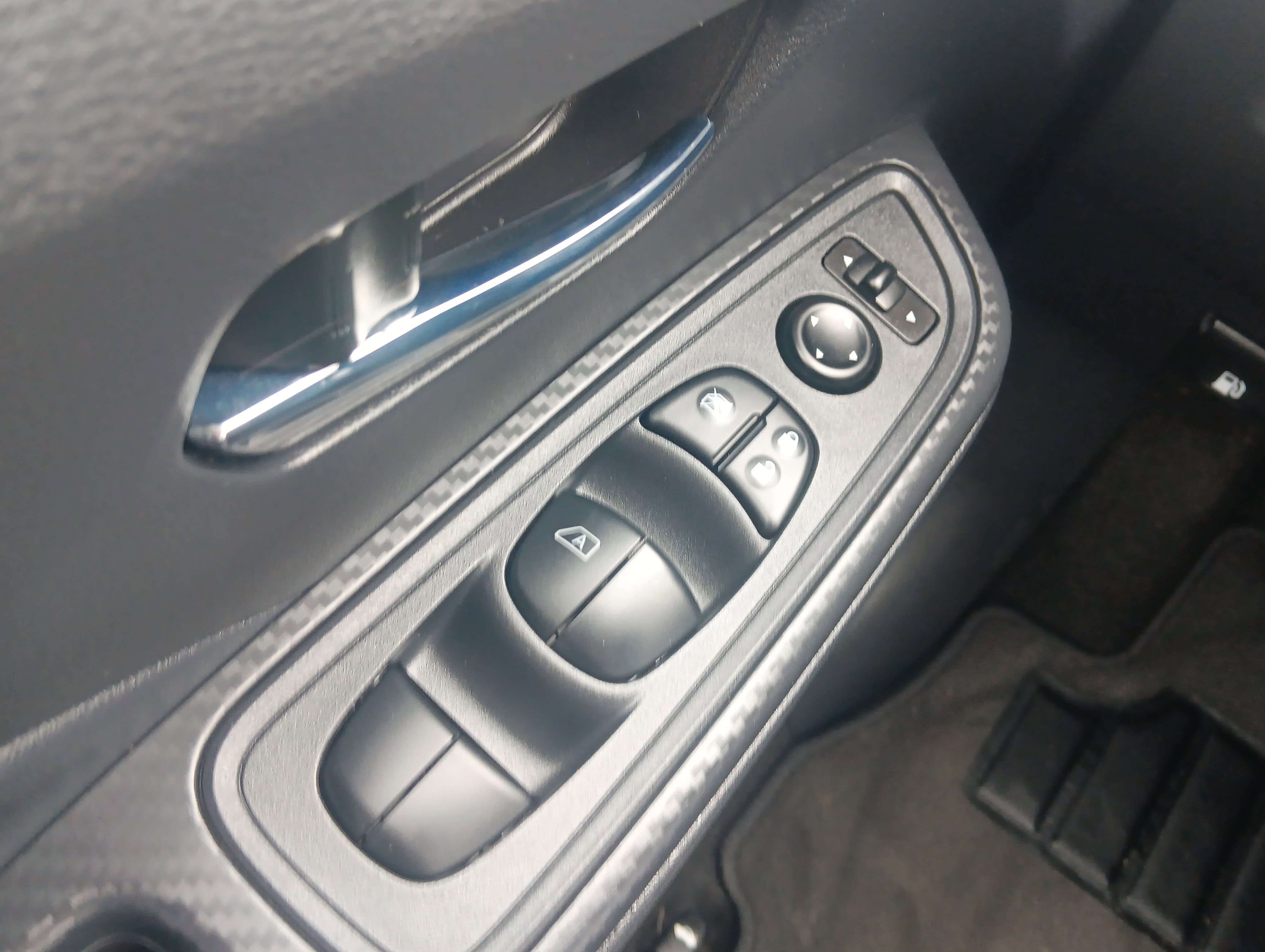 Certified 2025 Nissan Versa SV w/ Trunk Package image 20