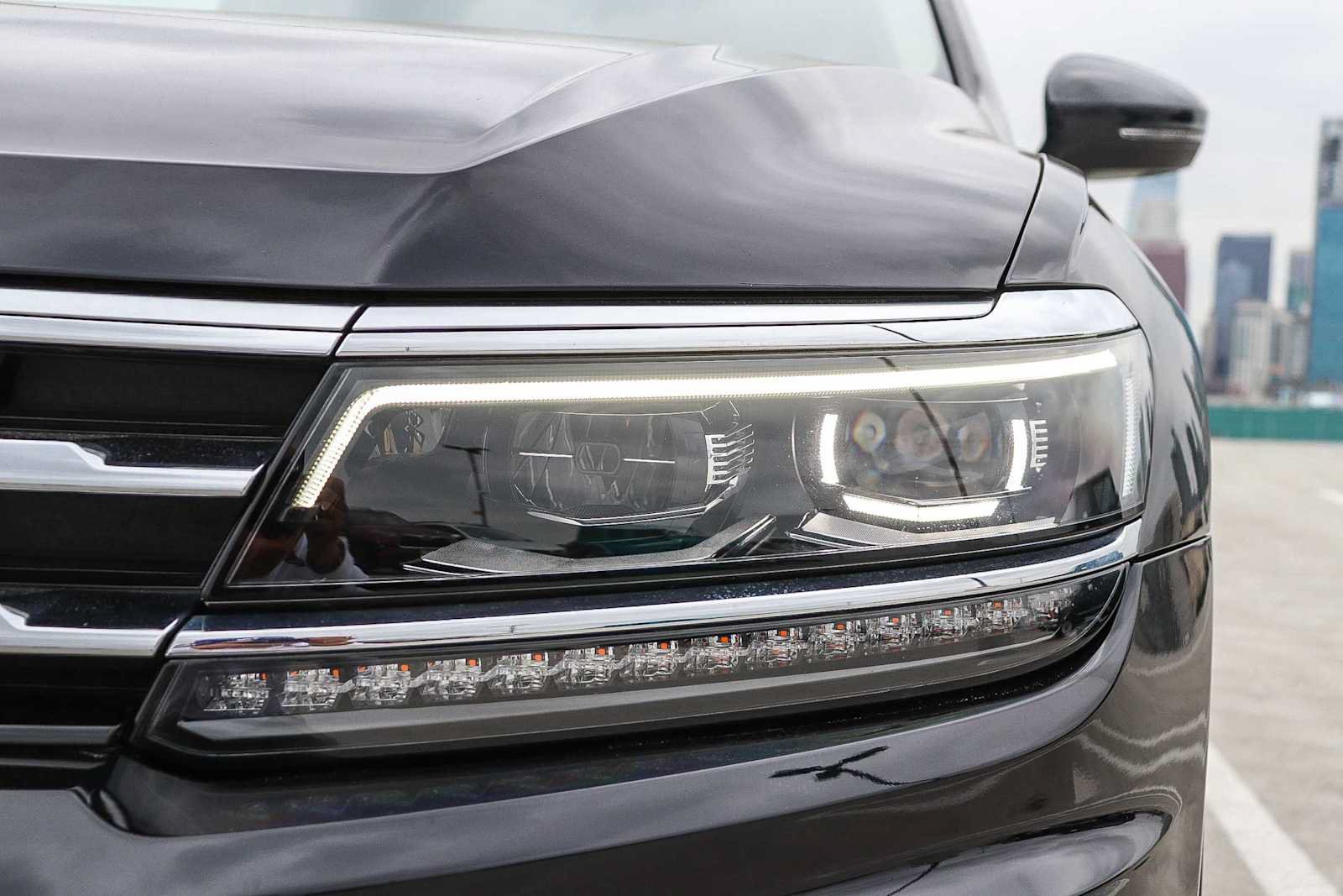 Used 2018 Volkswagen Tiguan SEL Premium FWD image 7