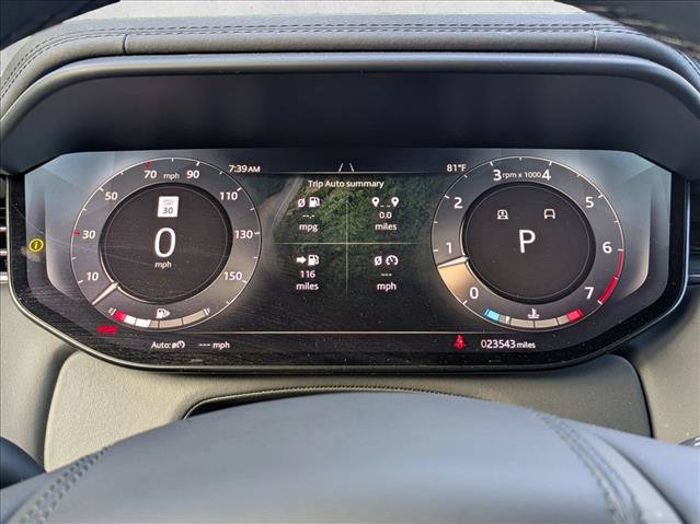 Used 2025 Land Rover Range Rover Sport SE AWD/4WD image 4