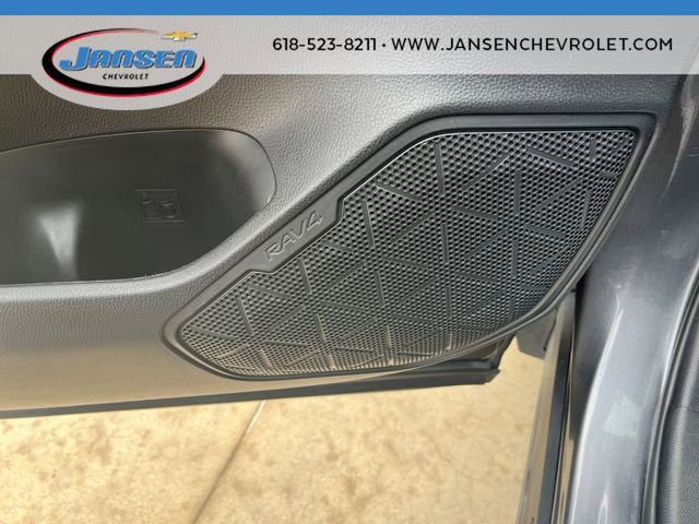 Used 2020 Toyota RAV4 XLE w/ Convenience Package image 24