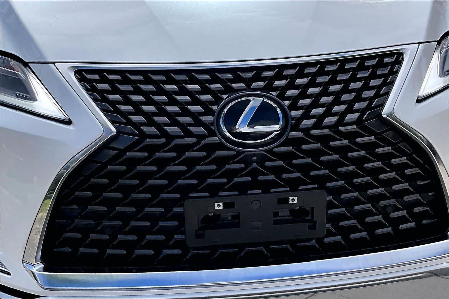 Used 2022 Lexus RX 350L FWD w/ Premium Package image 30