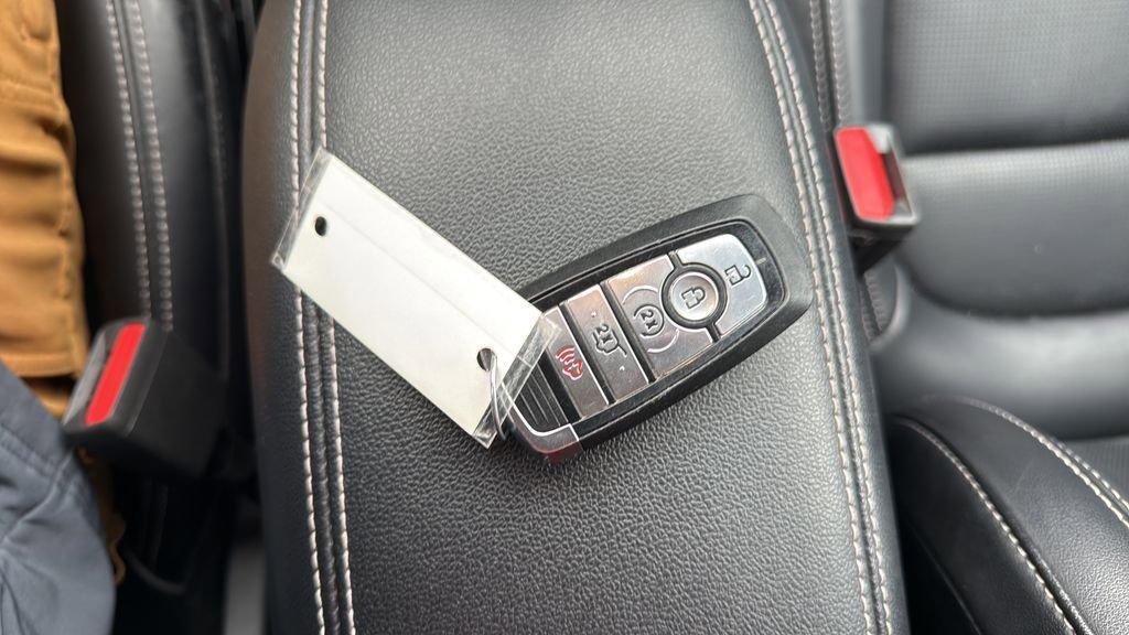 Used 2025 Ford Escape Platinum image 34