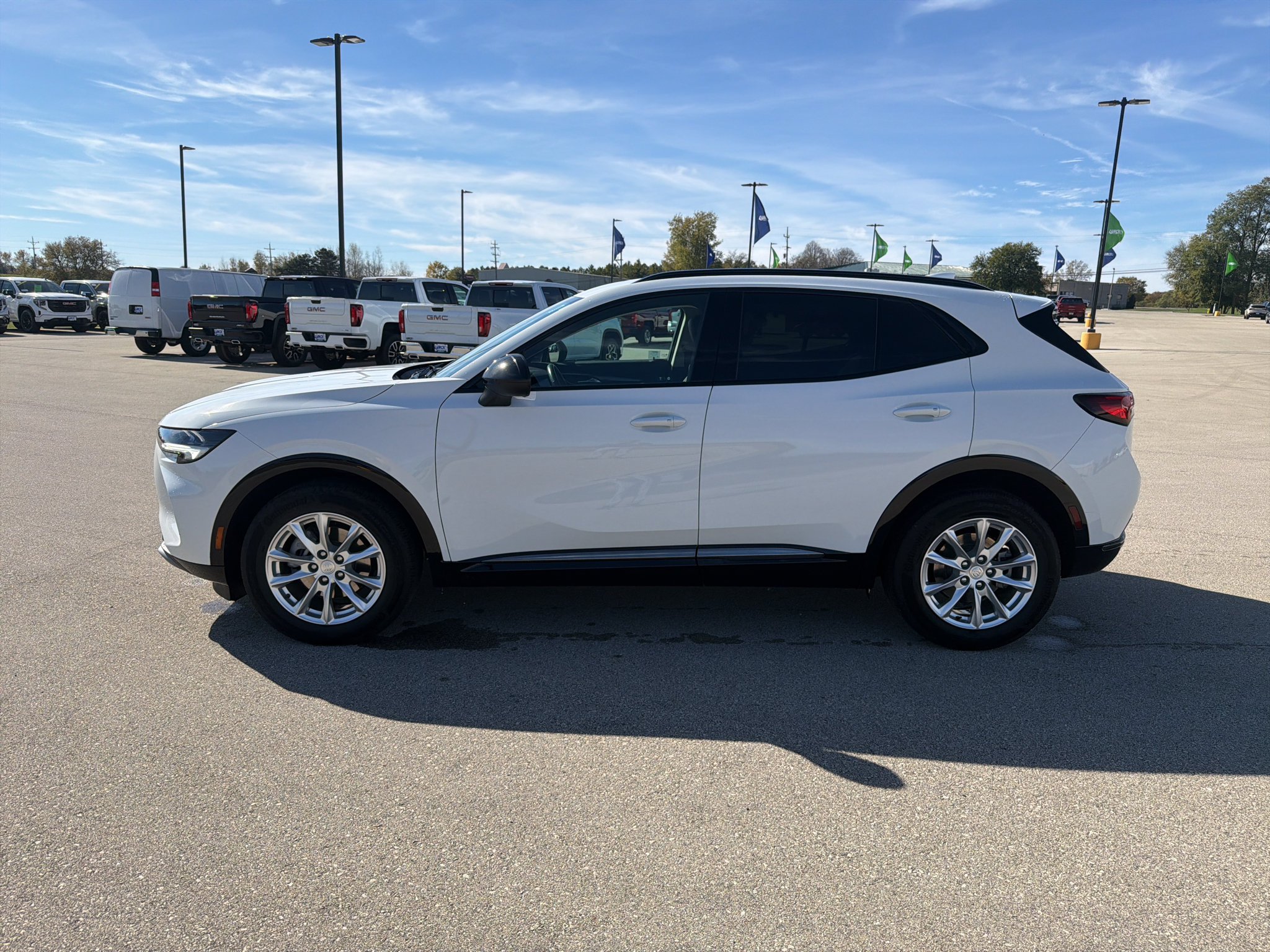 Used 2021 Buick Envision Essence w/ Sport Touring Package AWD/4WD image 3