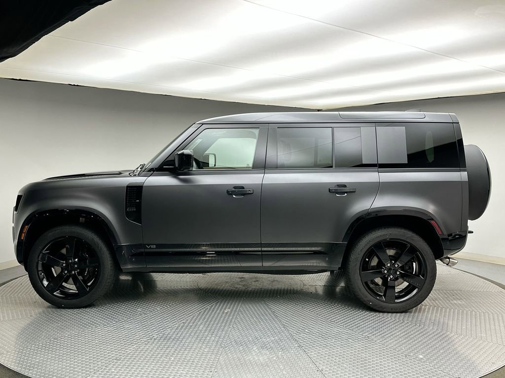 New 2026 Land Rover Defender 110 V8 image 2