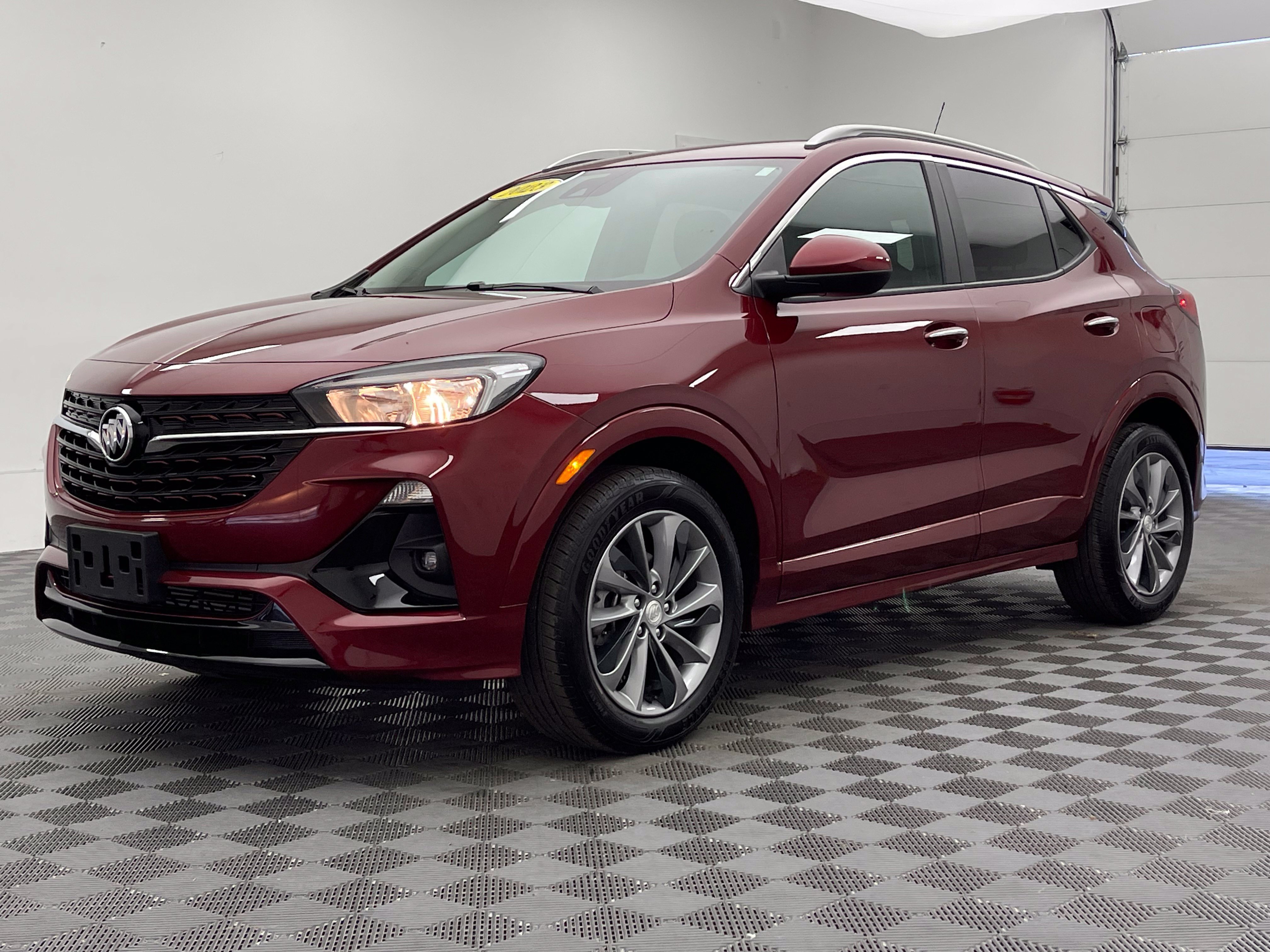 Used 2023 Buick Encore GX Select w/ Sport Touring Package FWD image 2
