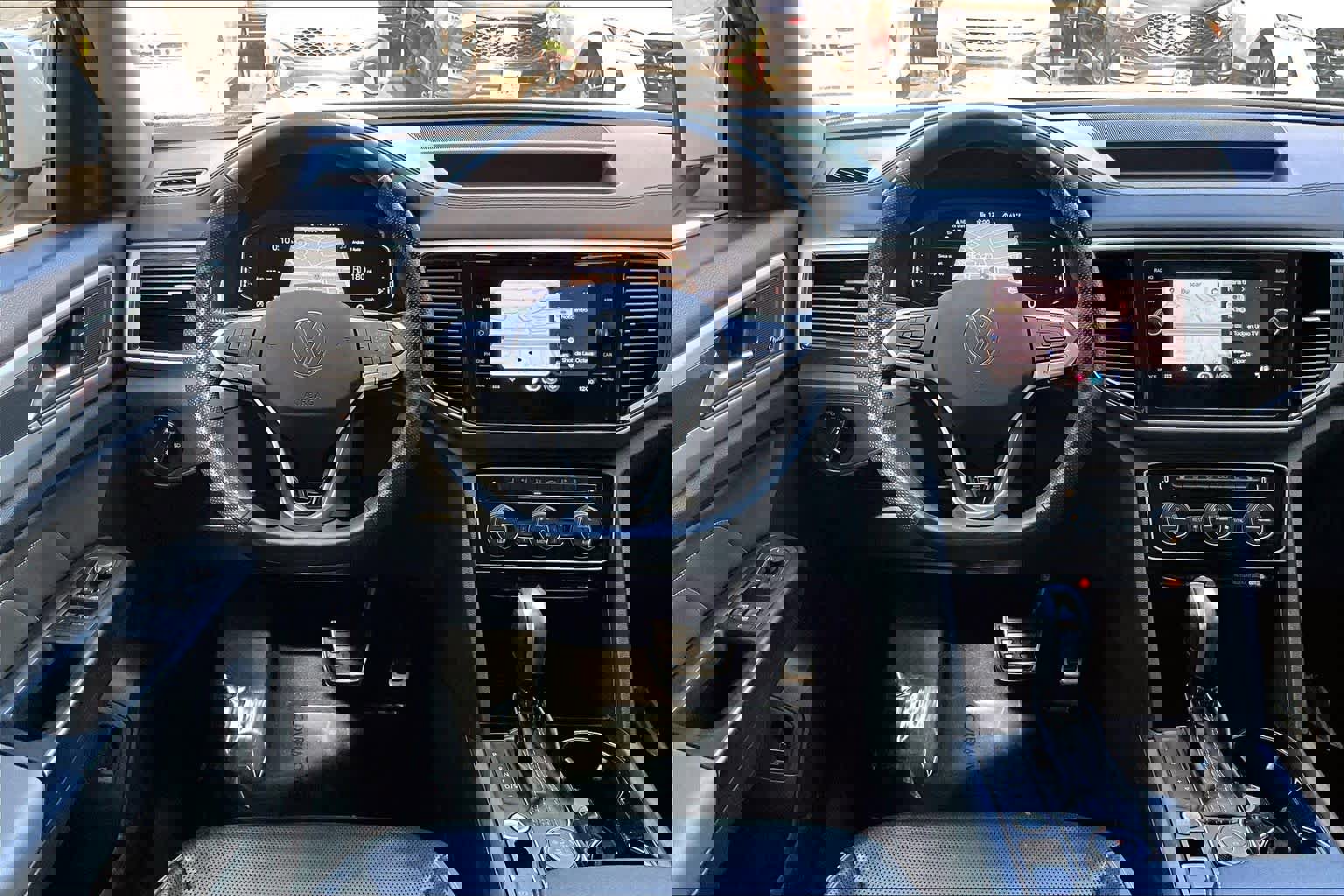 Used 2021 Volkswagen Atlas SEL Premium w/ MDO Package (Bench Seat) image 5