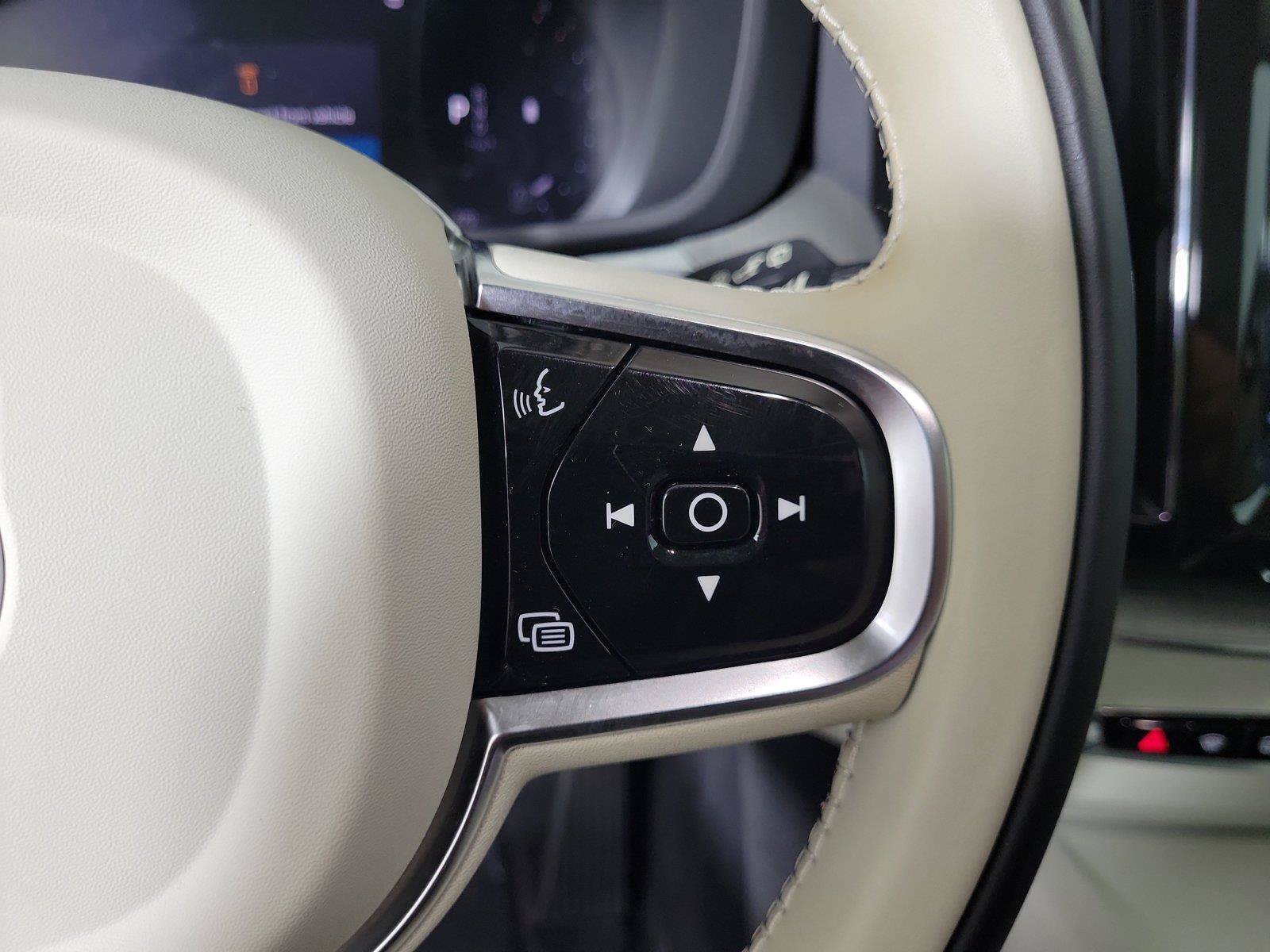Certified 2023 Volvo XC60 B5 Plus w/ Protection Package Premier FWD image 25