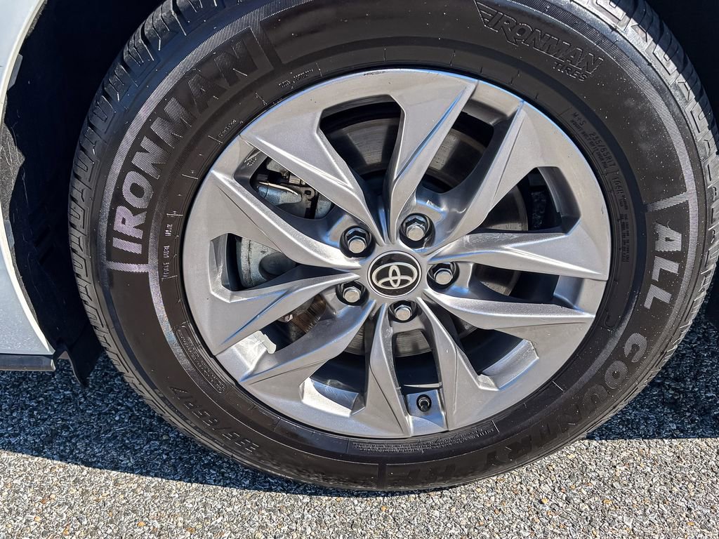 Used 2023 Toyota Sienna LE image 44