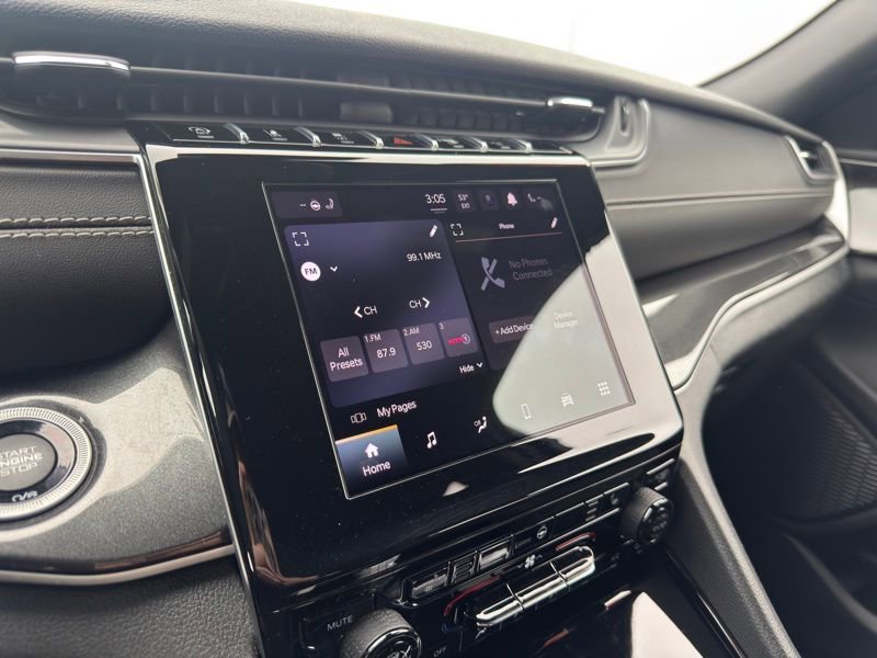 Used 2023 Jeep Grand Cherokee Altitude image 17